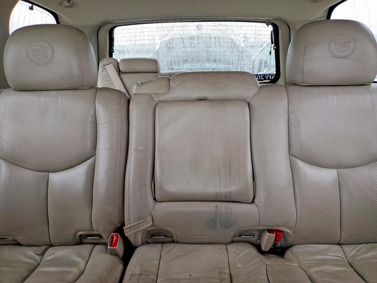 2004 CADILLAC ESCALADE LUXURY photo 28