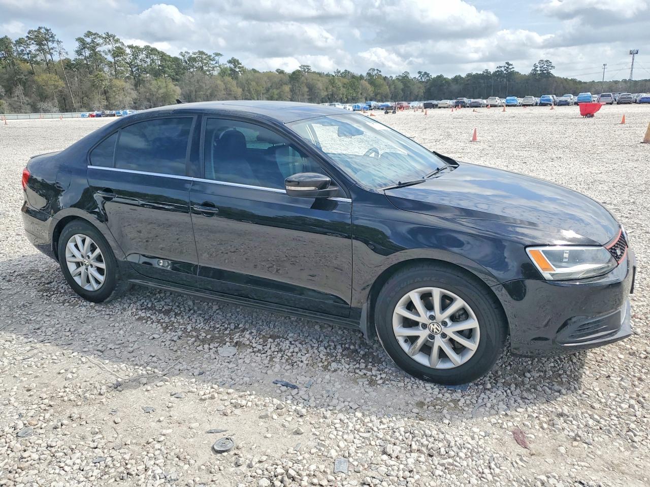 2014 VOLKSWAGEN JETTA SE photo 4