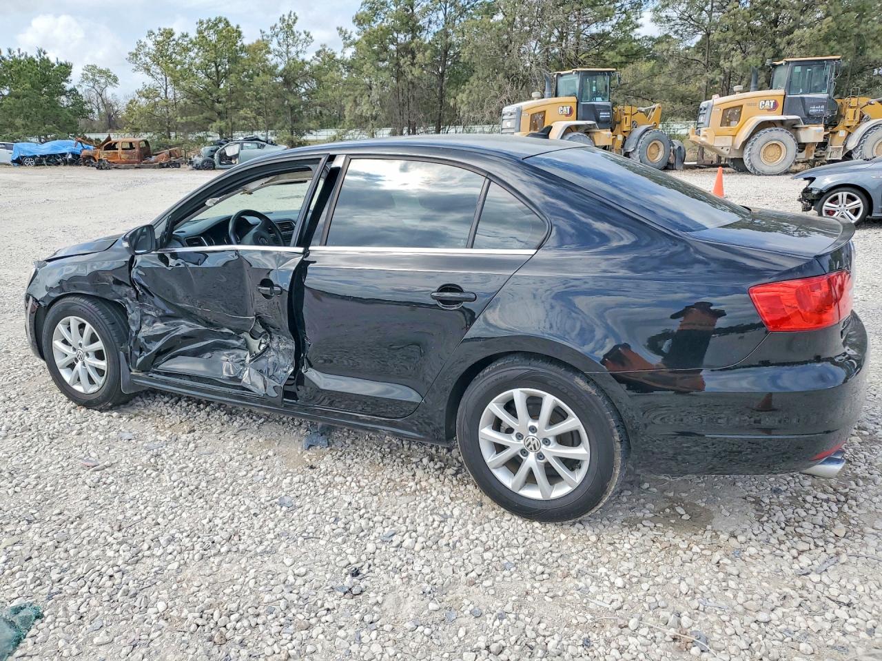 2014 VOLKSWAGEN JETTA SE photo 2