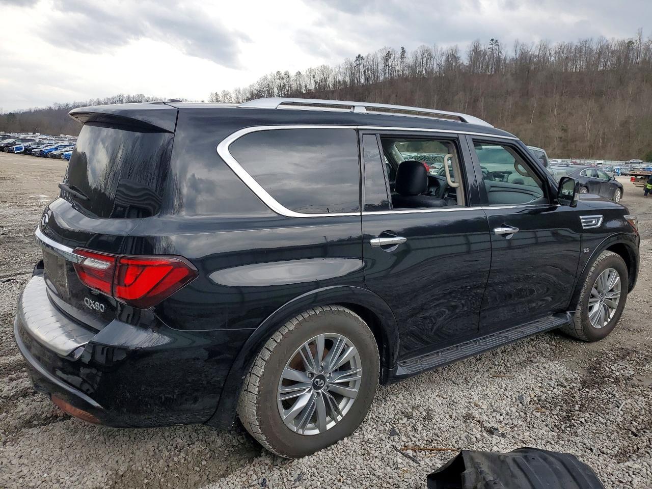 2020 INFINITI QX80 LUXE photo 5