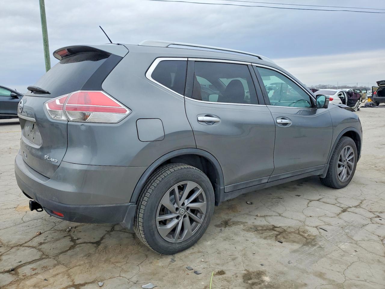 2016 NISSAN ROGUE SL photo 3