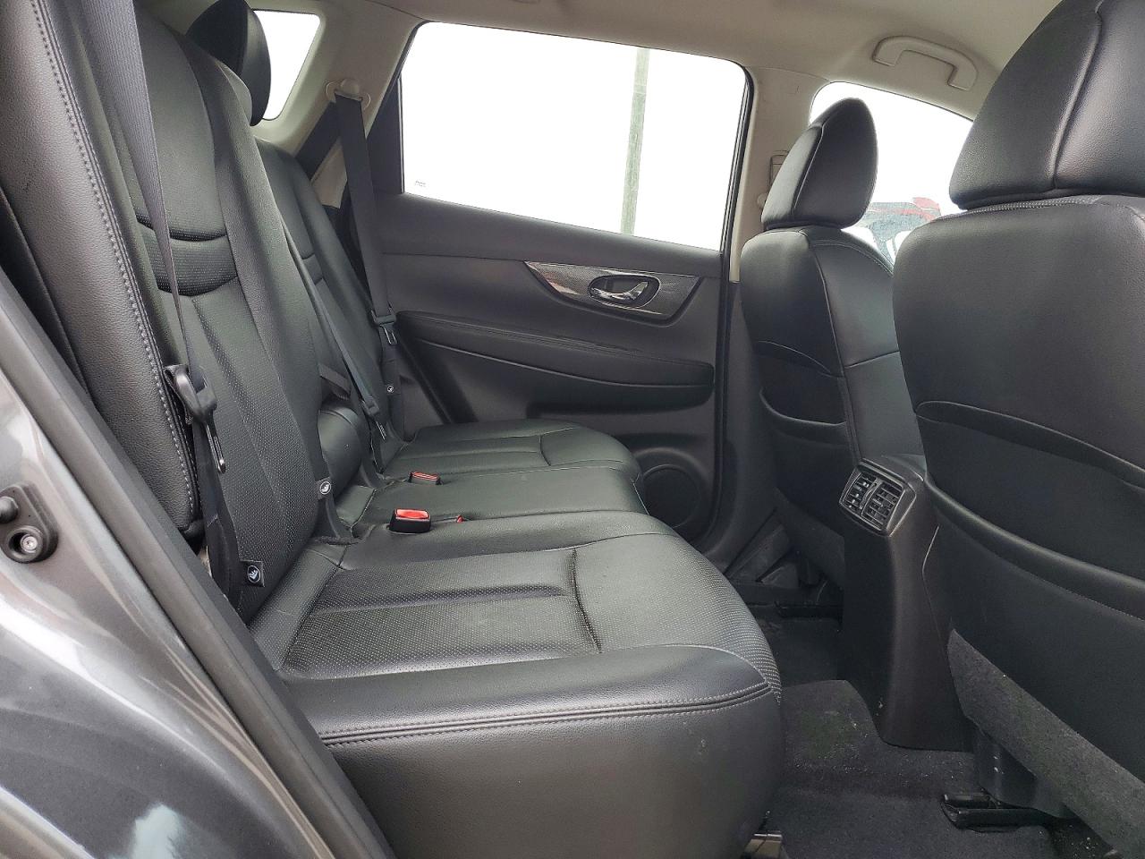 2016 NISSAN ROGUE SL photo 11