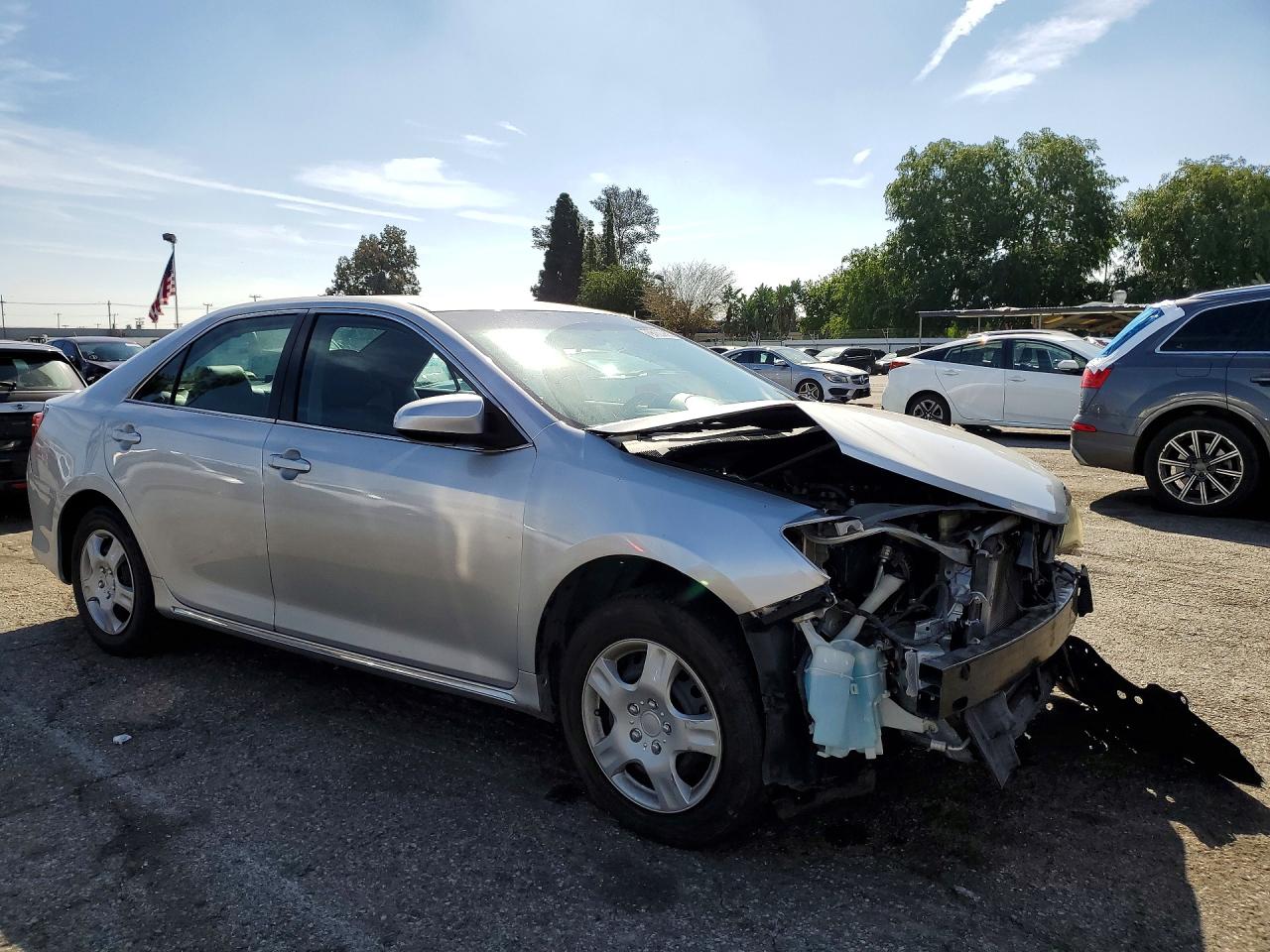 2012 TOYOTA CAMRY LE photo 4