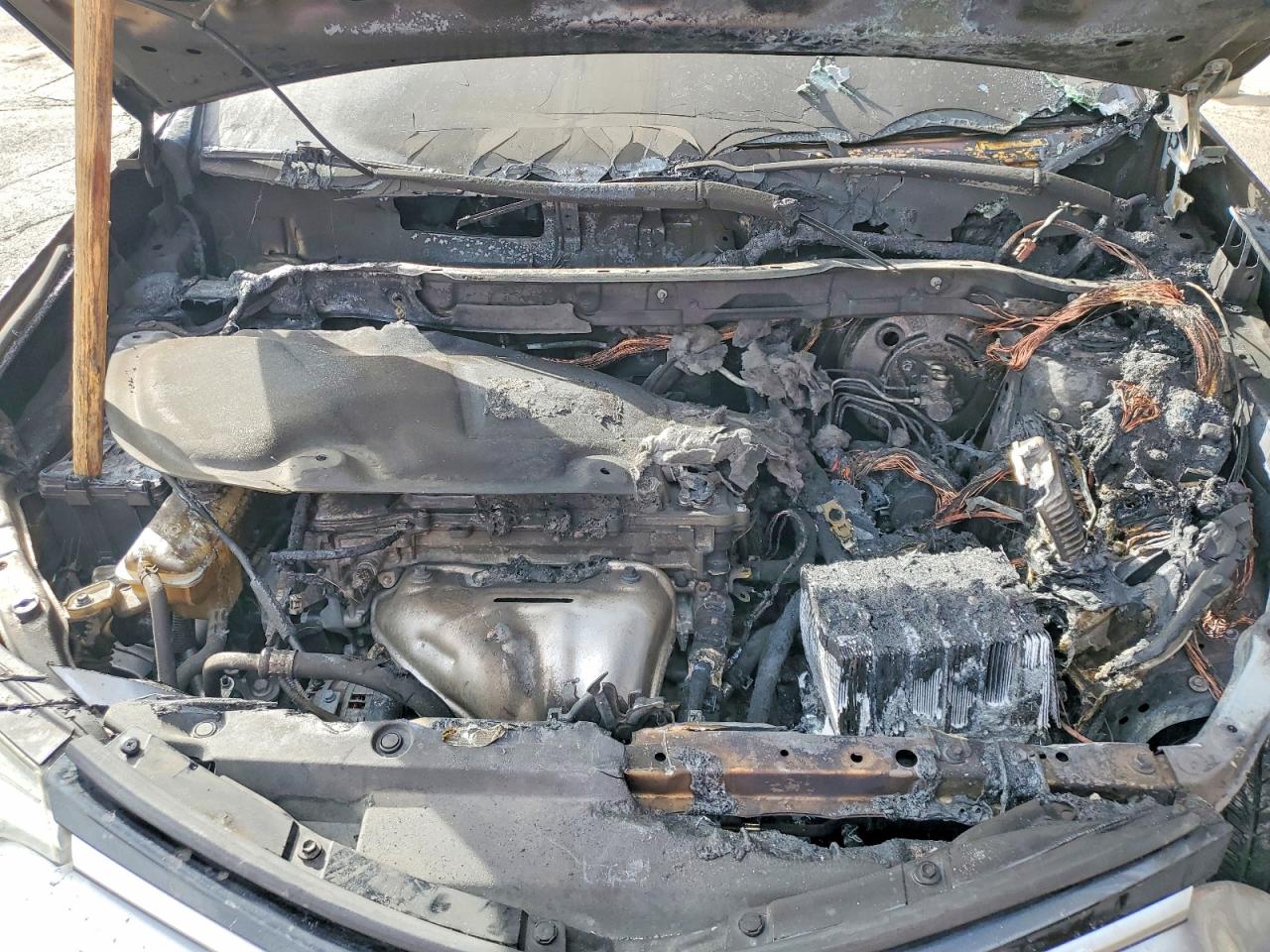 2016 TOYOTA RAV4 XLE photo 12