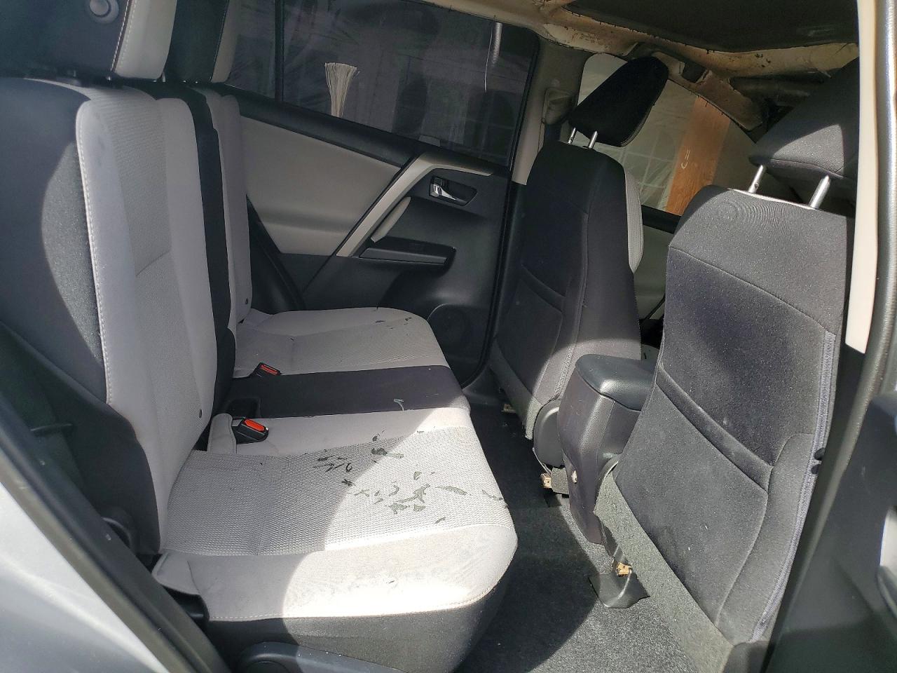 2016 TOYOTA RAV4 XLE photo 11