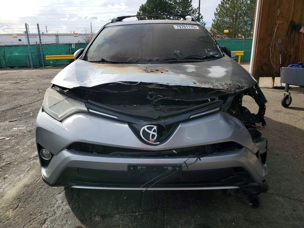 2016 TOYOTA RAV4 XLE photo 5