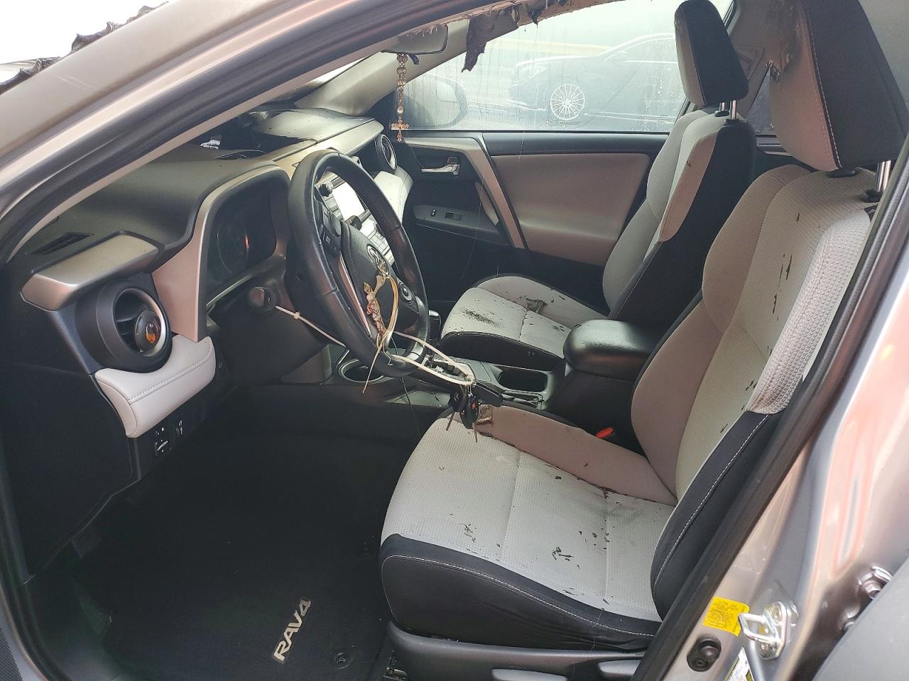 2016 TOYOTA RAV4 XLE photo 7