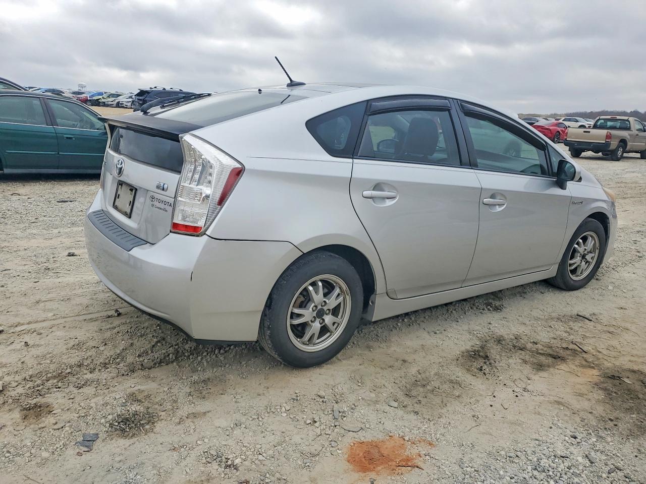 2011 TOYOTA PRIUS THREE photo 3