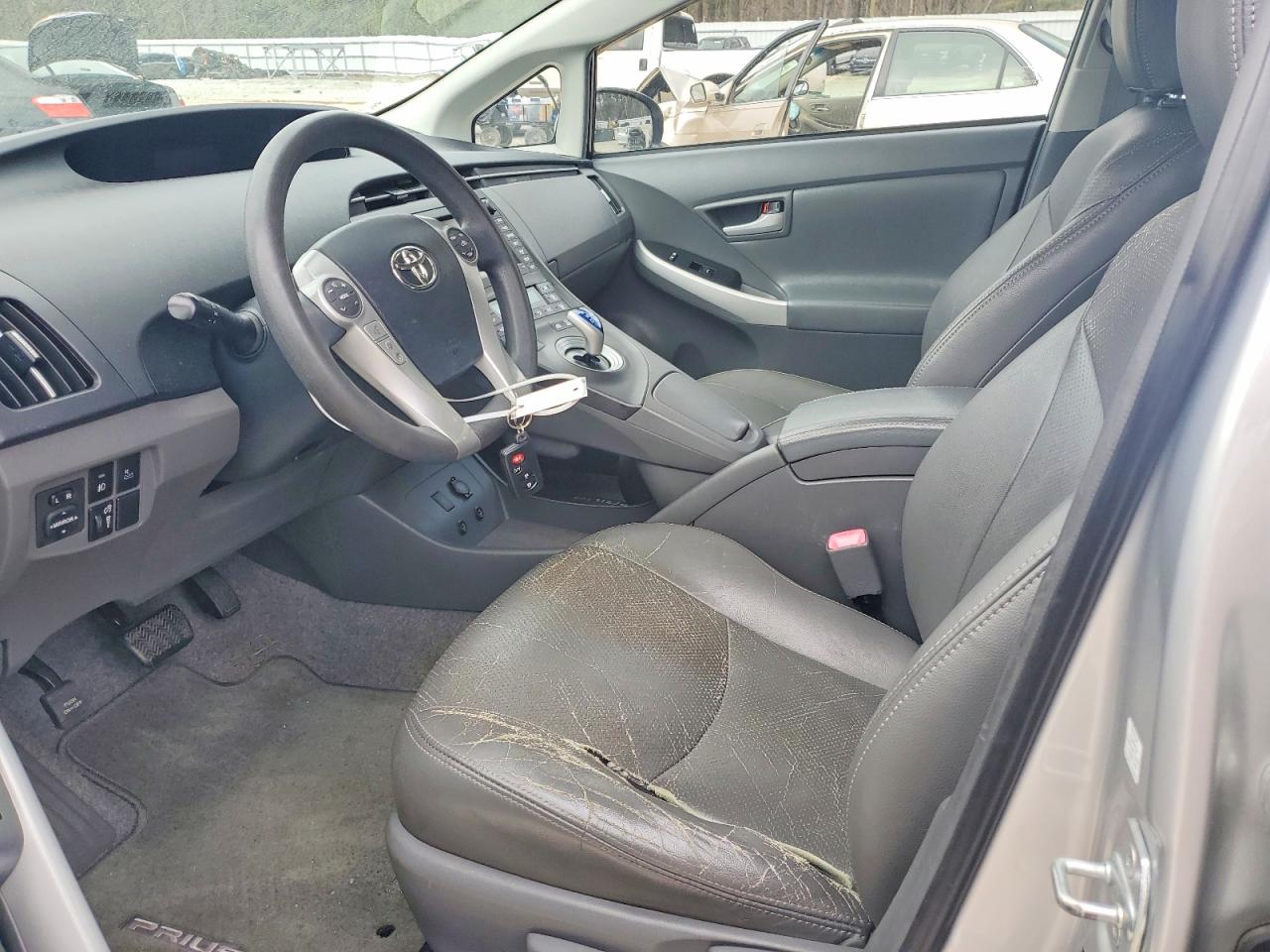 2011 TOYOTA PRIUS THREE photo 7
