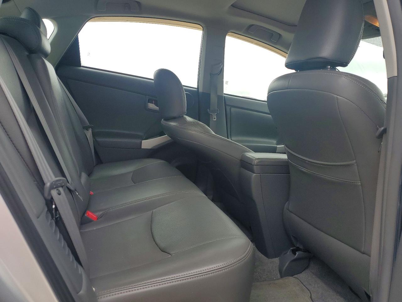 2011 TOYOTA PRIUS THREE photo 10