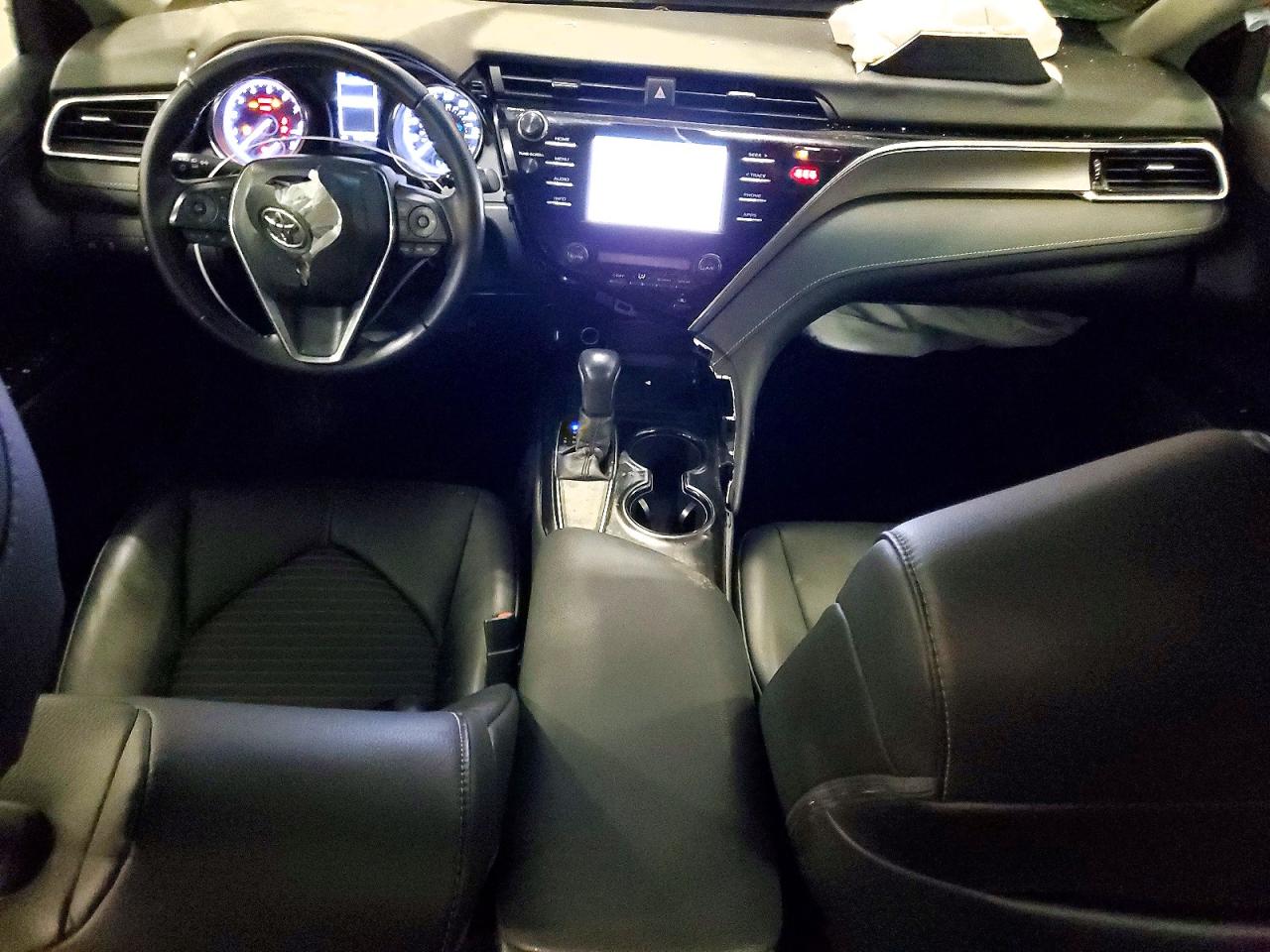 2018 TOYOTA CAMRY SE photo 15
