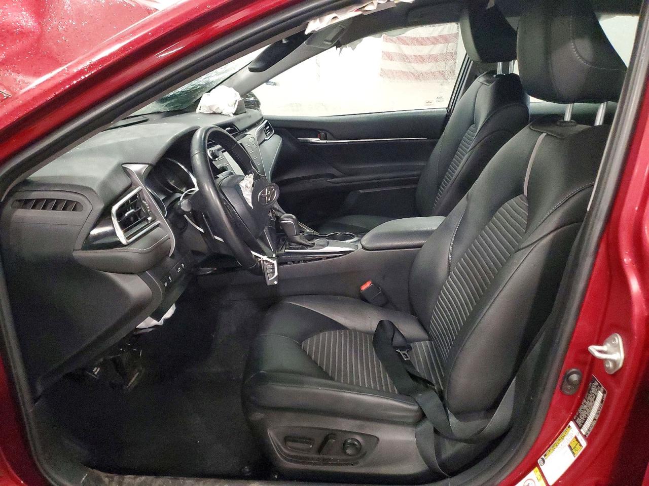 2018 TOYOTA CAMRY SE photo 13