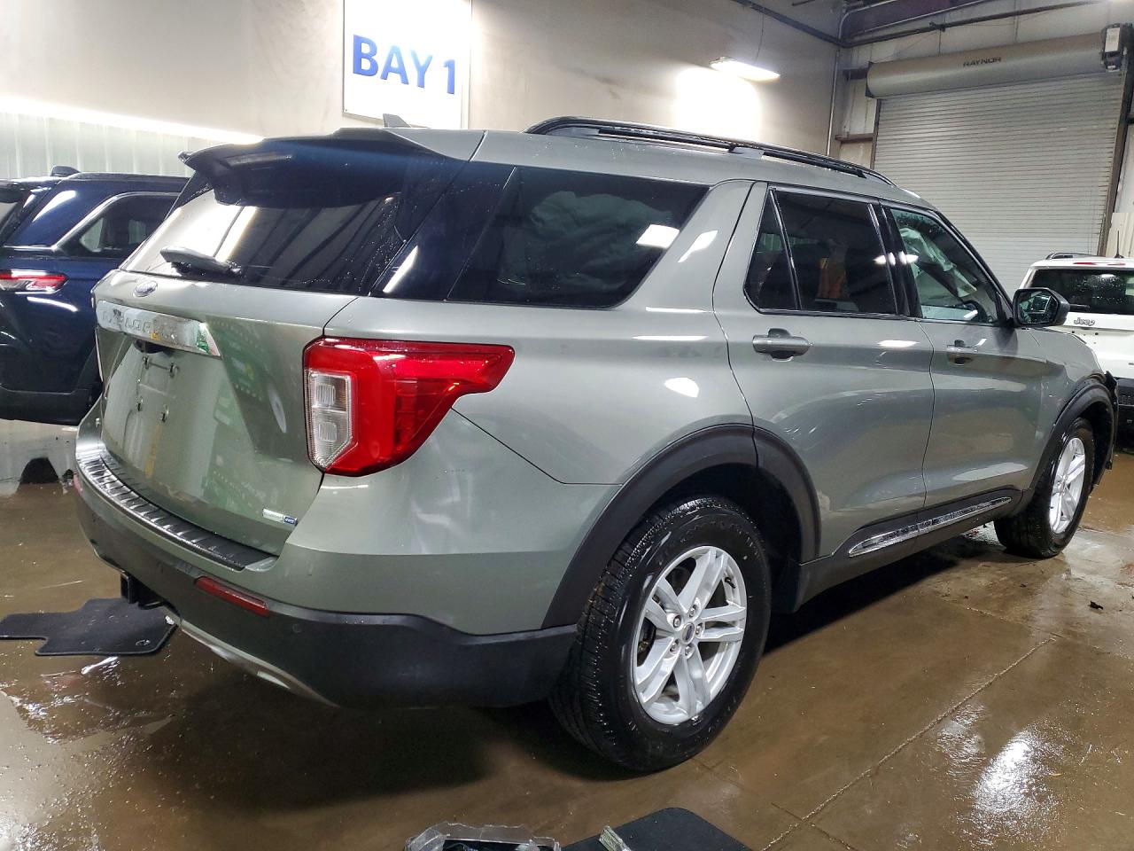 2020 FORD EXPLORER XLT photo 3