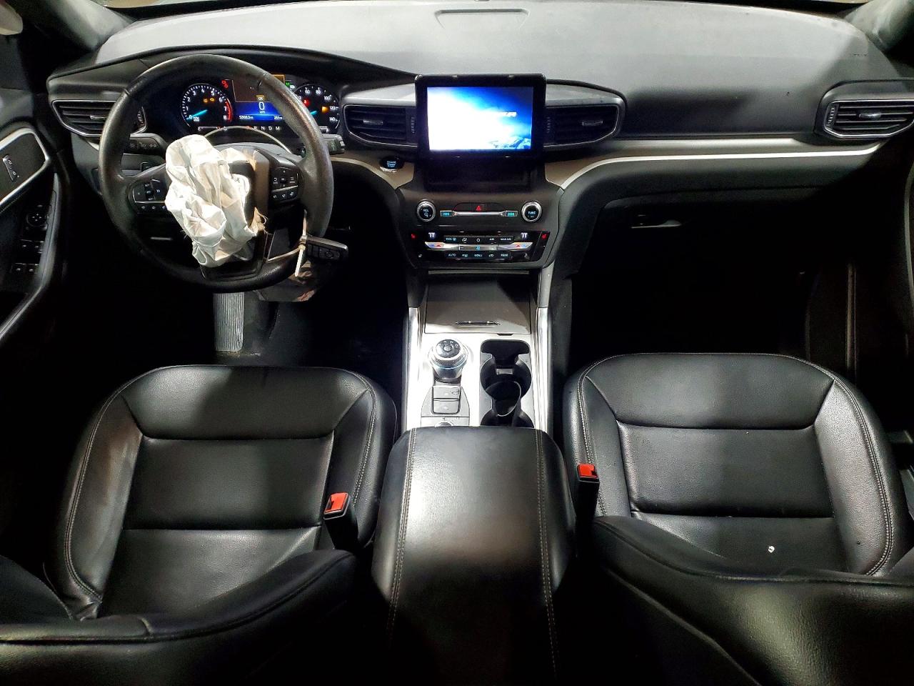 2020 FORD EXPLORER XLT photo 8