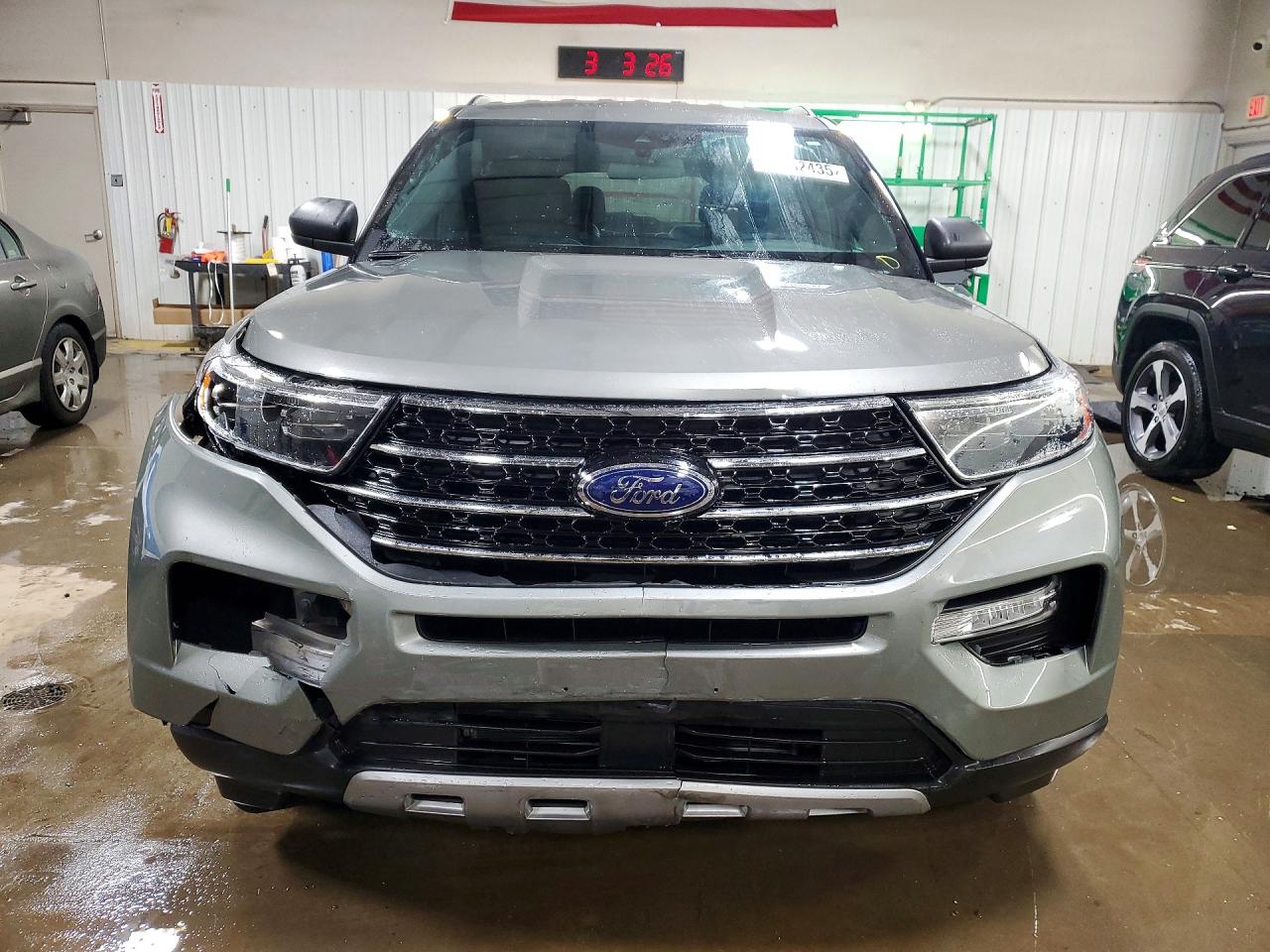 2020 FORD EXPLORER XLT photo 5