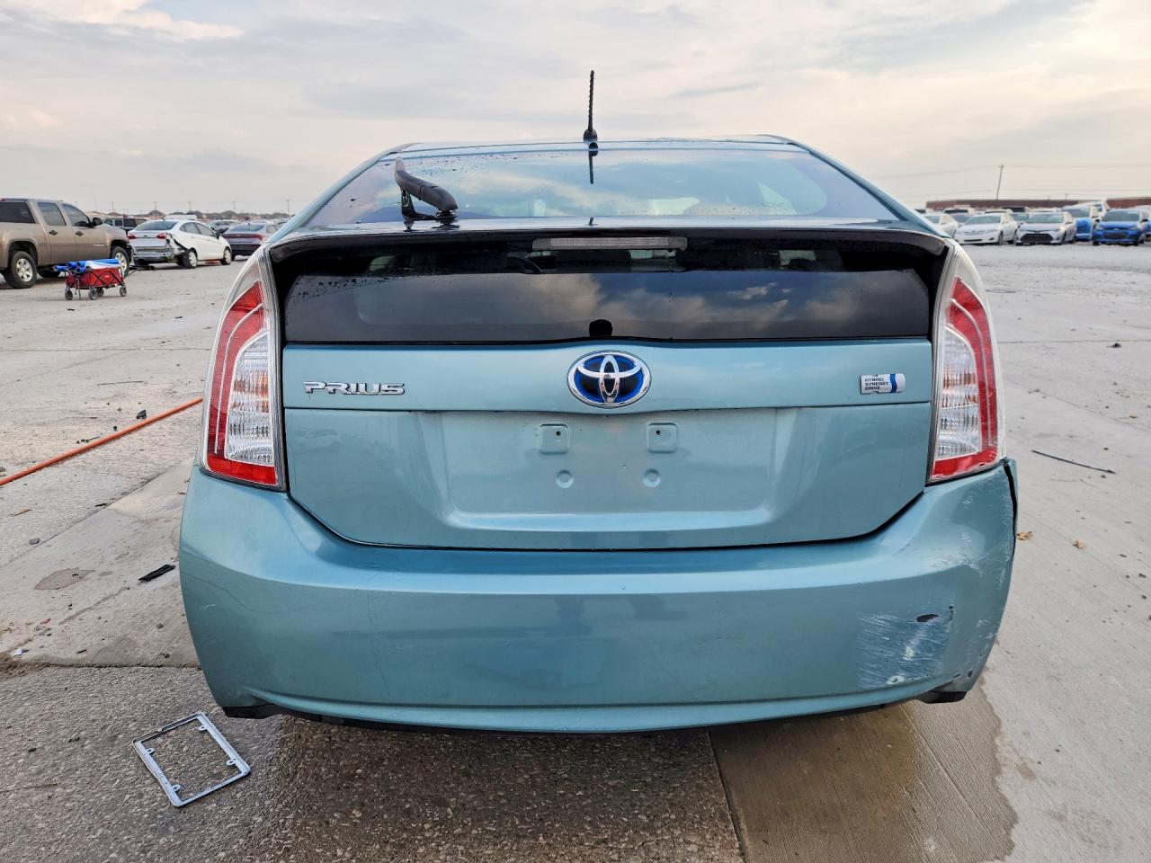 2013 TOYOTA PRIUS TWO photo 11