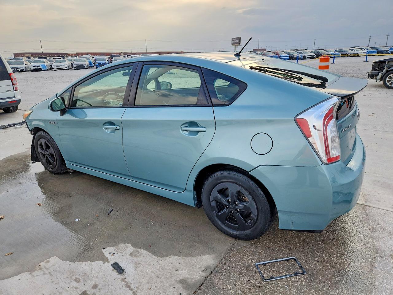 2013 TOYOTA PRIUS TWO photo 3