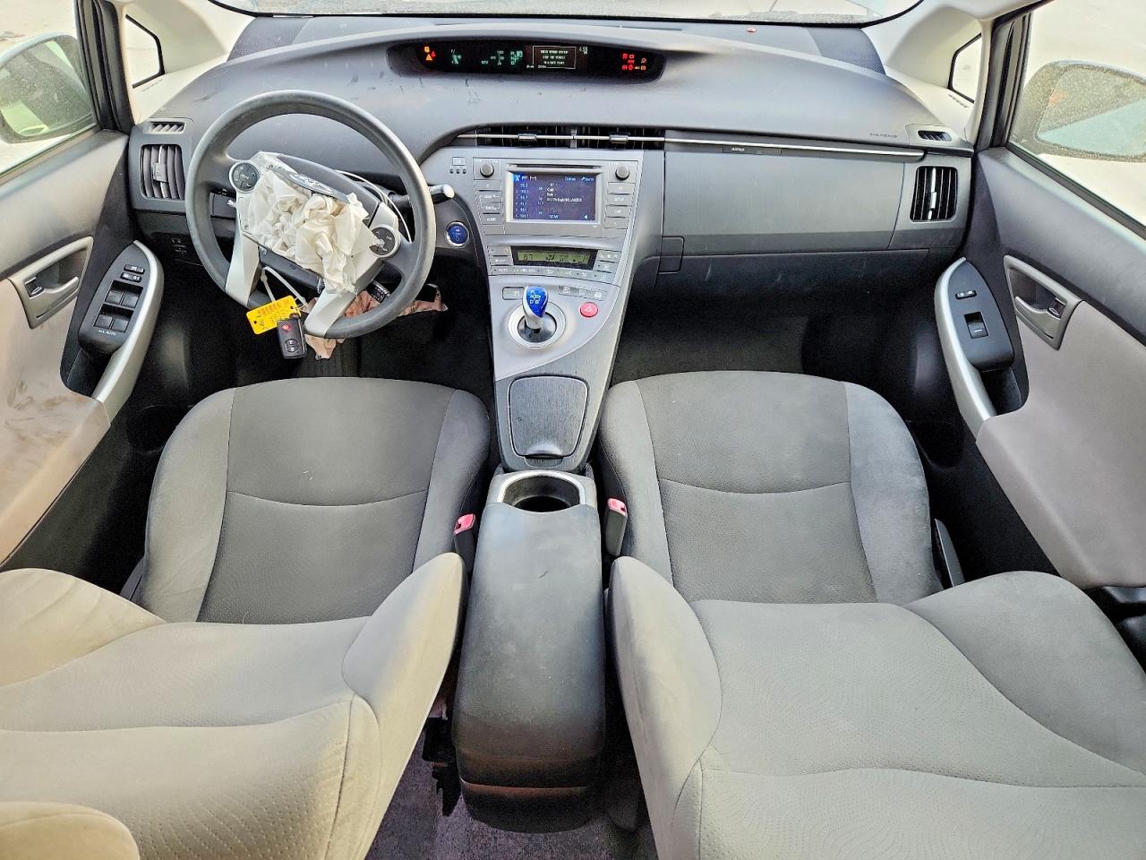2013 TOYOTA PRIUS TWO photo 15