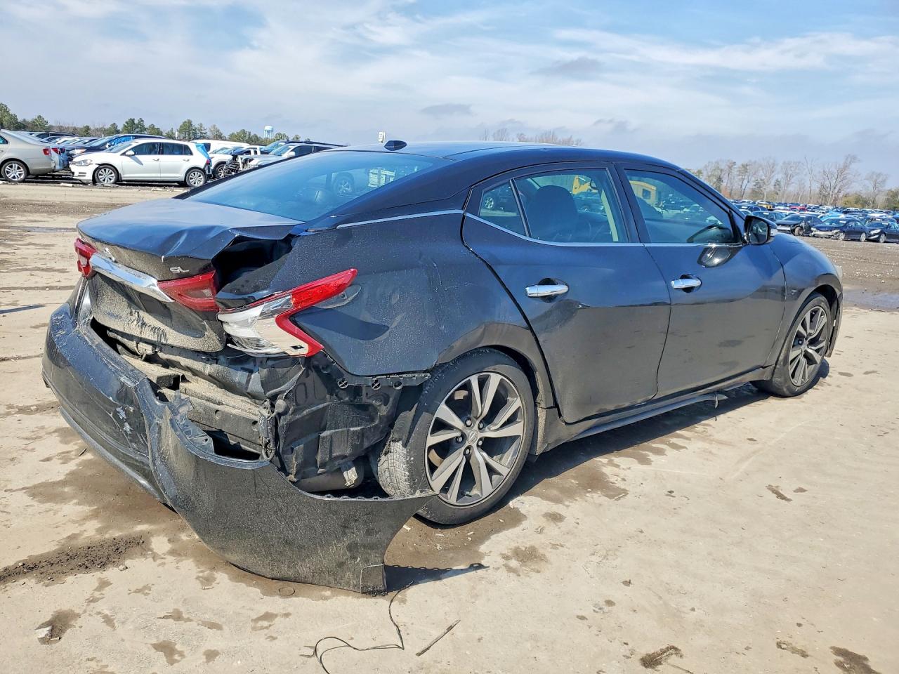 2017 NISSAN MAXIMA photo 5