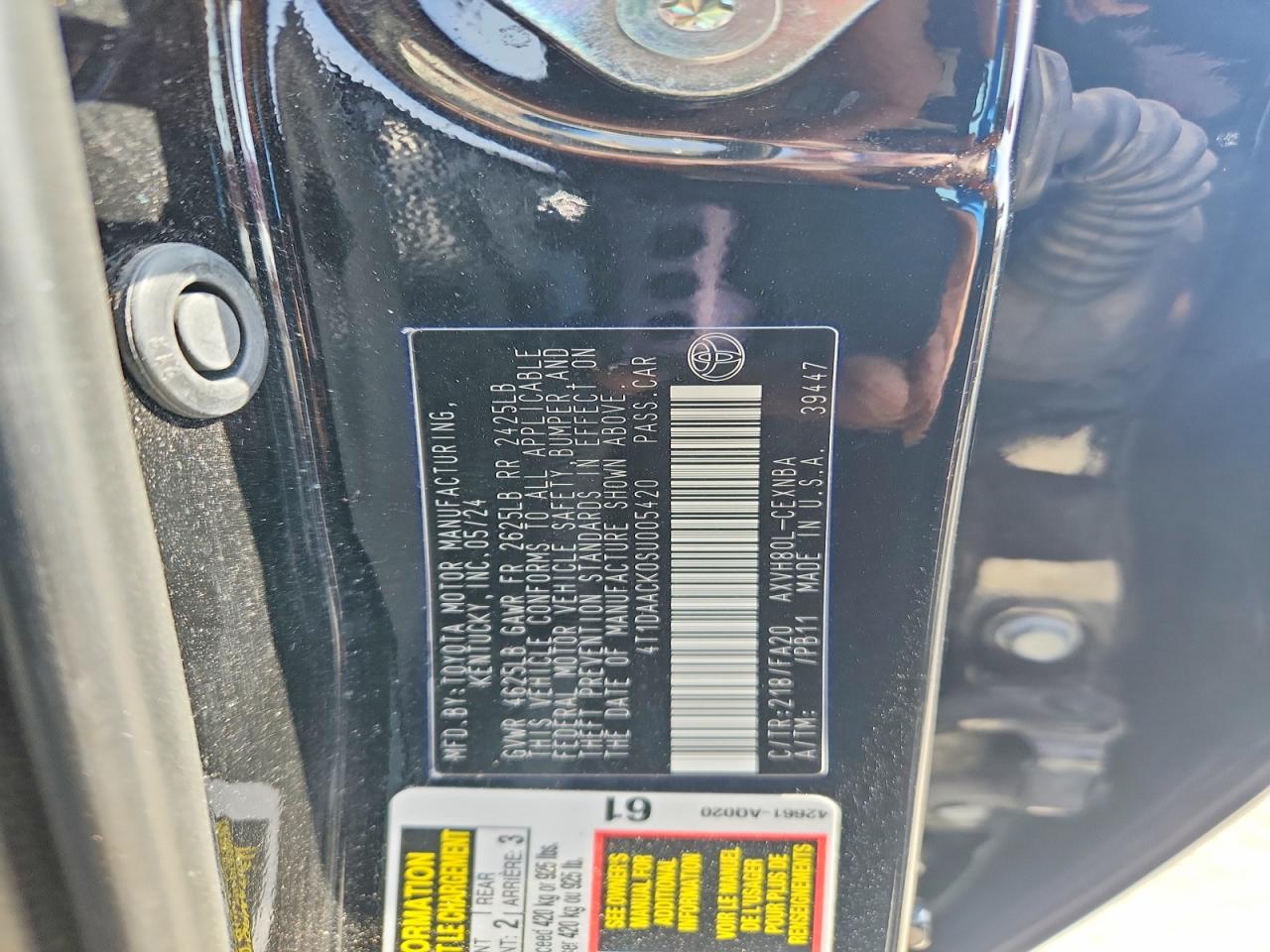 2025 TOYOTA CAMRY LE photo 13