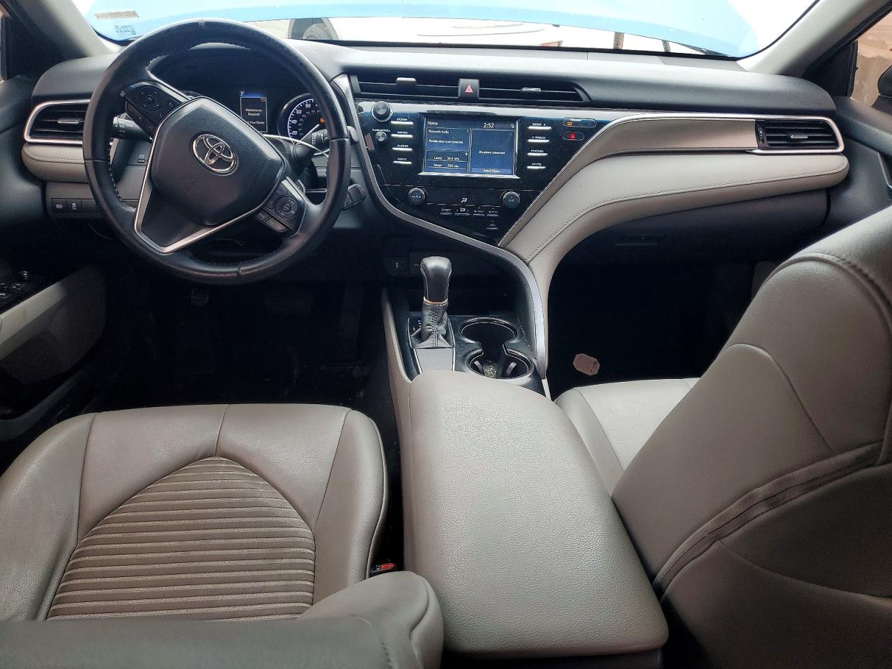 2018 TOYOTA CAMRY SE photo 8