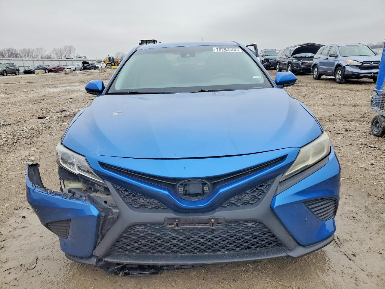 2018 TOYOTA CAMRY SE photo 5