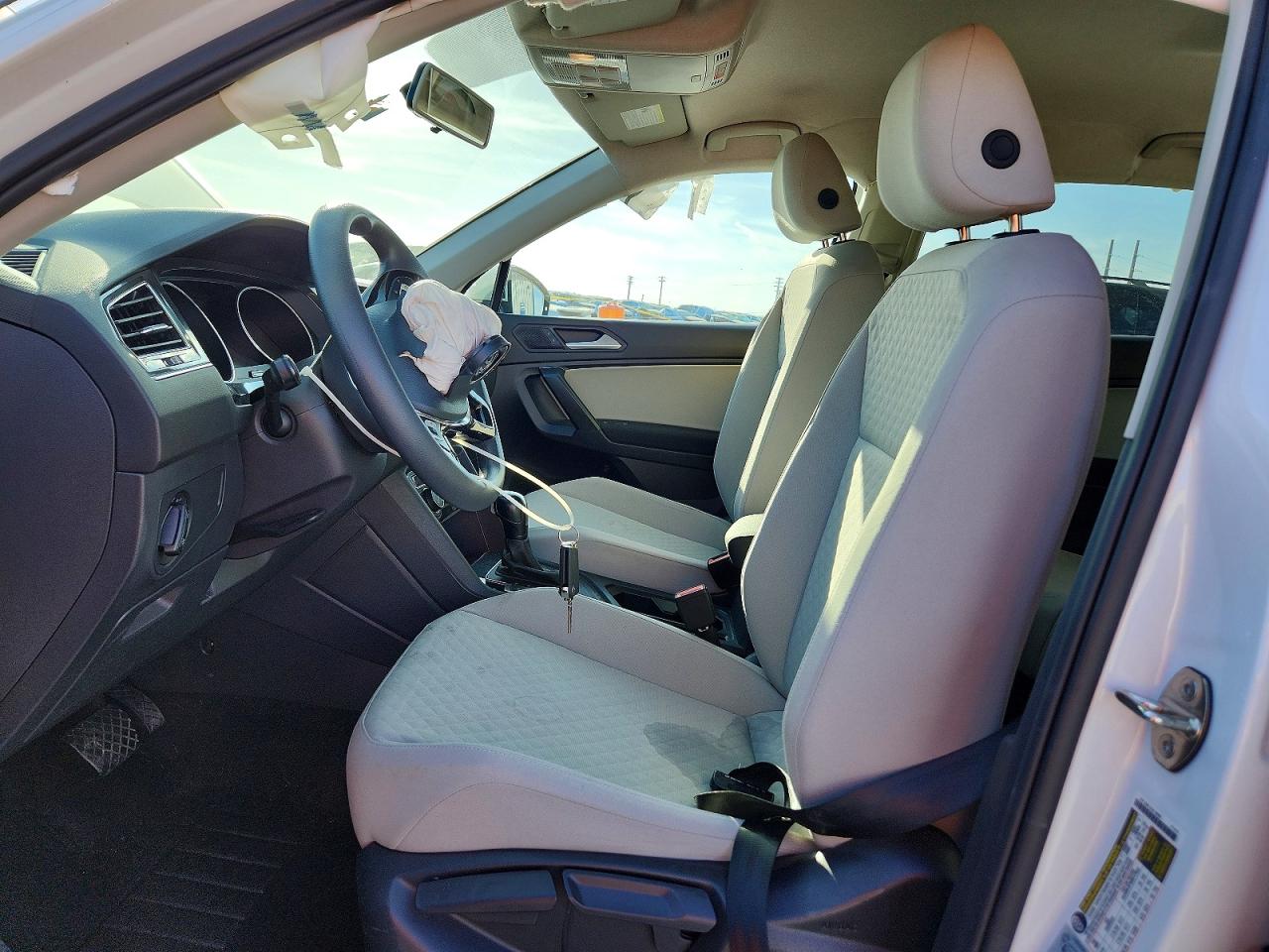 2021 VOLKSWAGEN TIGUAN S photo 7