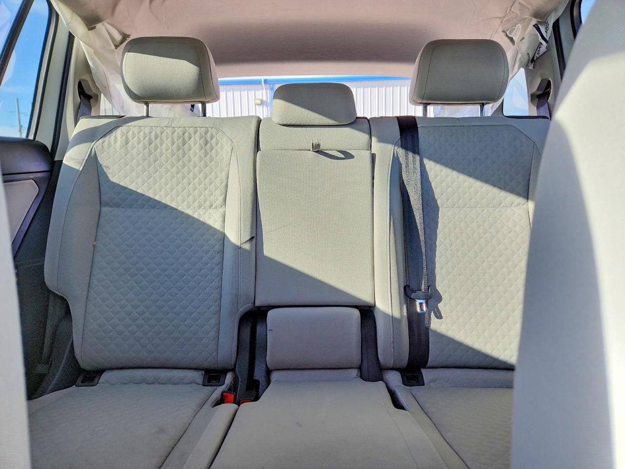2021 VOLKSWAGEN TIGUAN S photo 10
