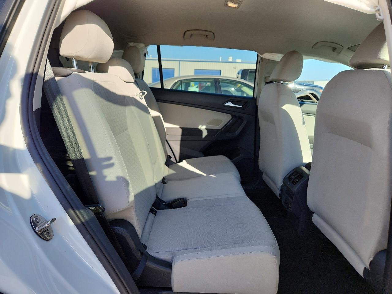 2021 VOLKSWAGEN TIGUAN S photo 11