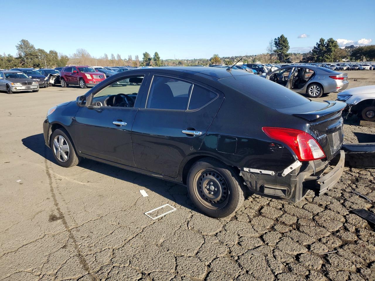 2014 NISSAN VERSA 1.6 SV photo 2