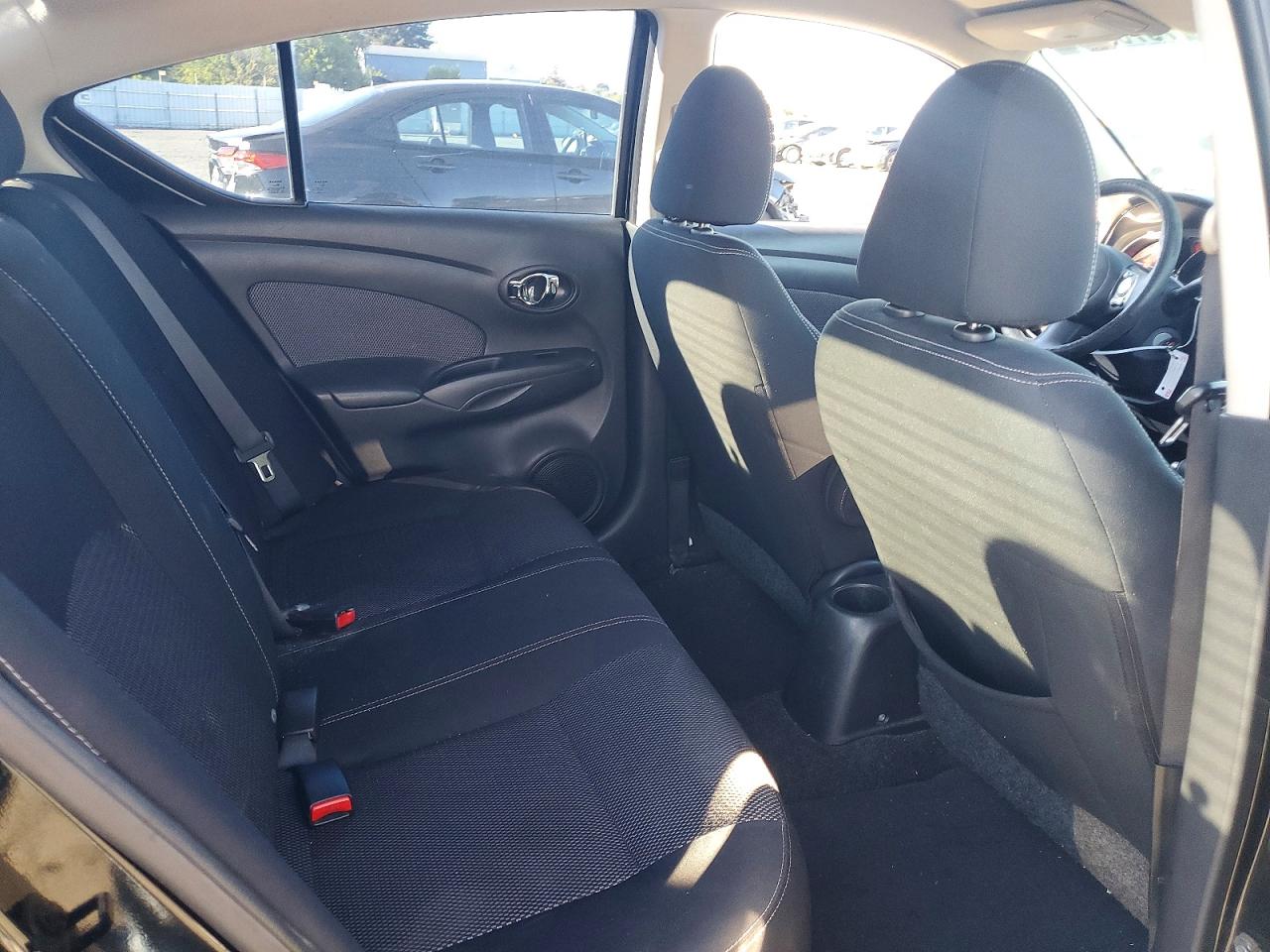 2014 NISSAN VERSA 1.6 SV photo 10