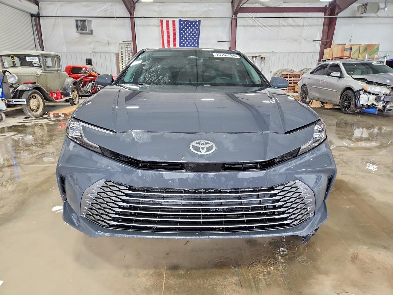 2026 TOYOTA CAMRY XLE photo 5