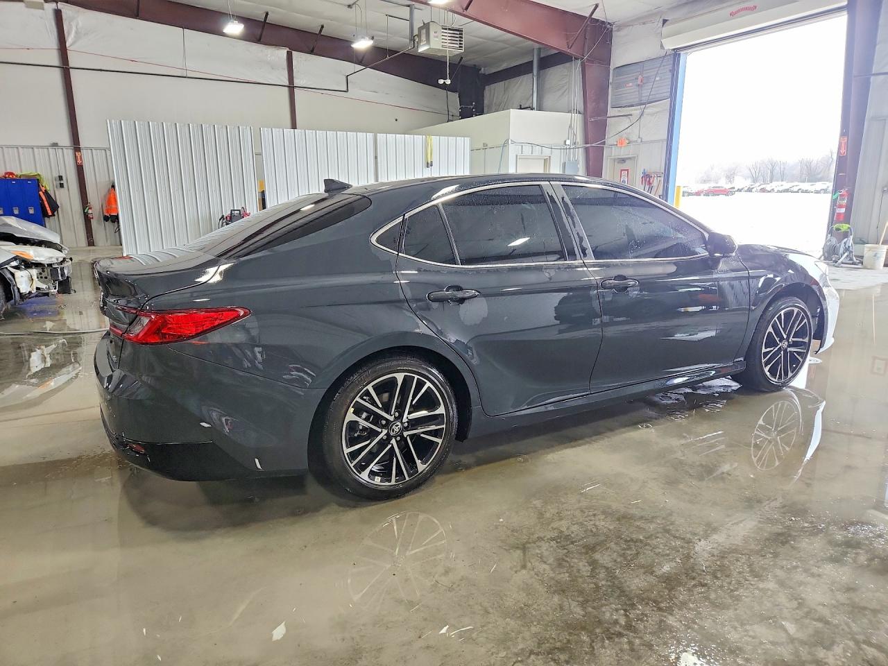 2026 TOYOTA CAMRY XLE photo 3