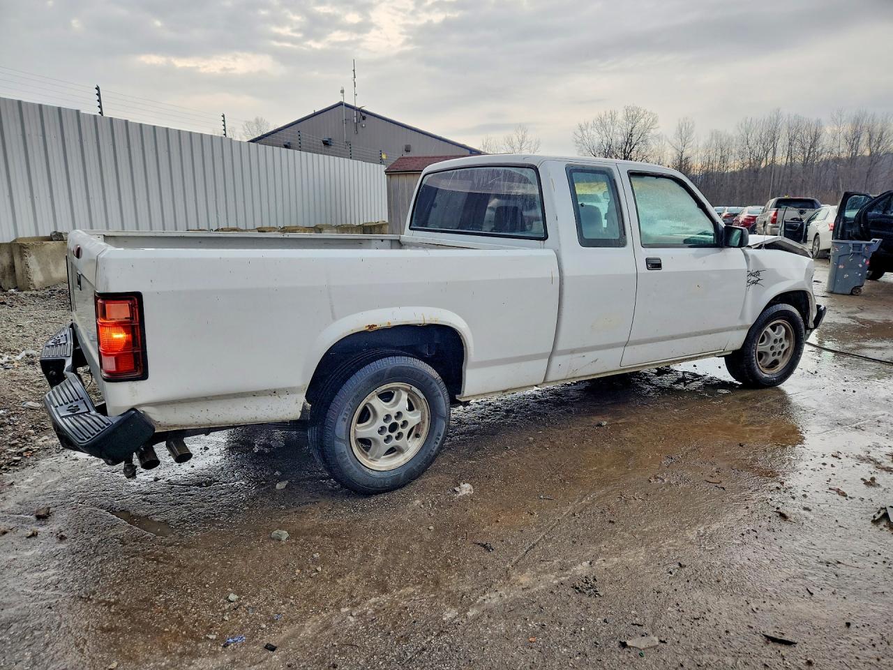 1995 DODGE DAKOTA photo 3