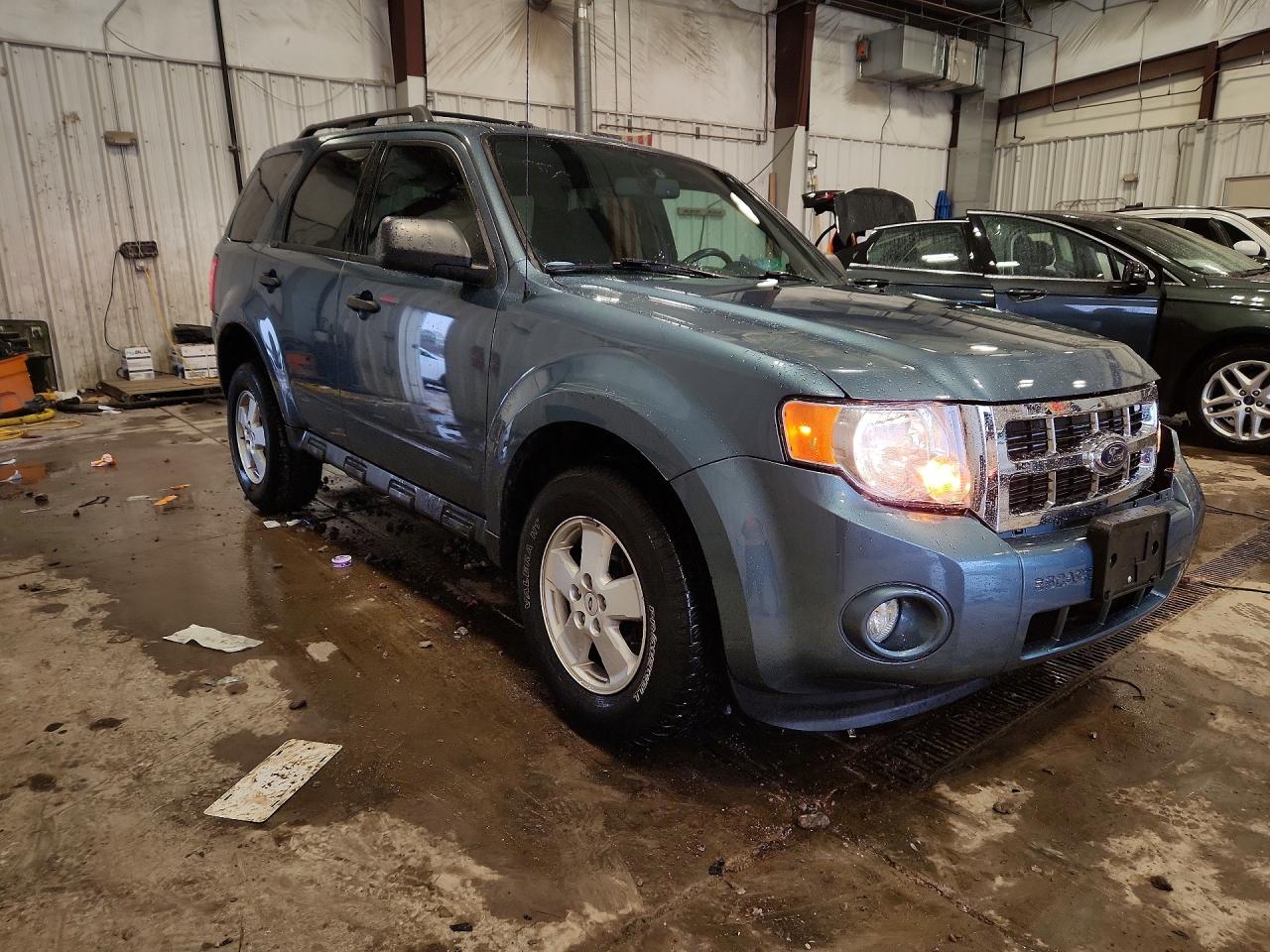 2011 FORD ESCAPE XLT photo 10