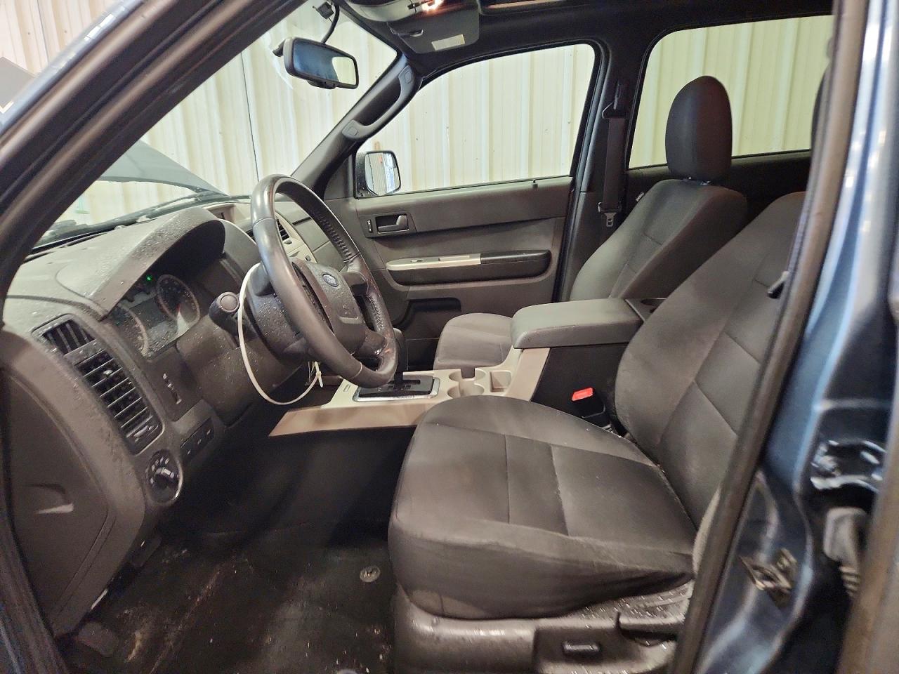 2011 FORD ESCAPE XLT photo 19