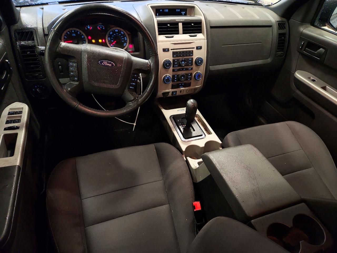 2011 FORD ESCAPE XLT photo 22