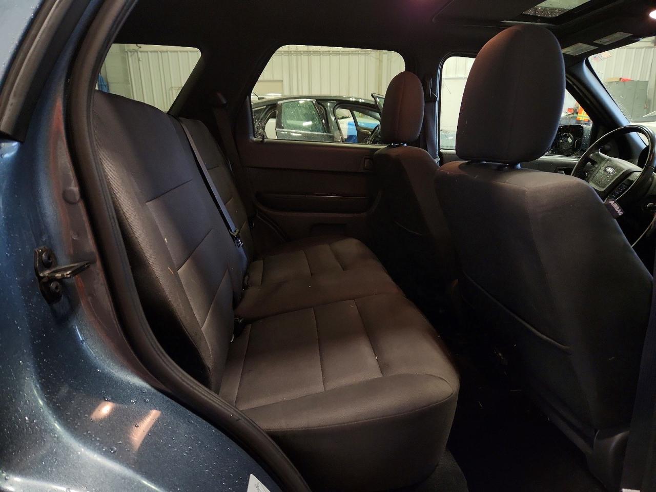 2011 FORD ESCAPE XLT photo 28
