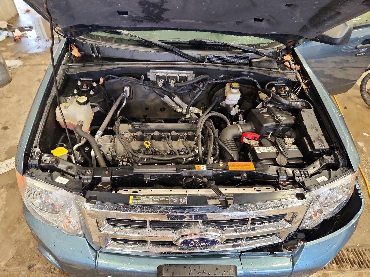 2011 FORD ESCAPE XLT photo 31