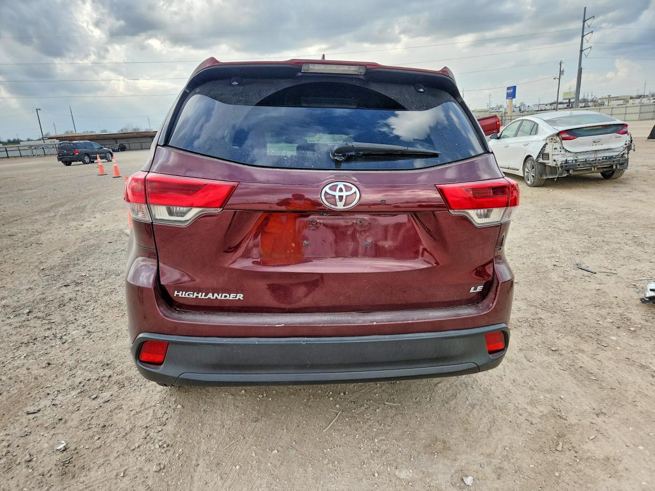 2017 TOYOTA HIGHLANDER LE PLUS photo 11