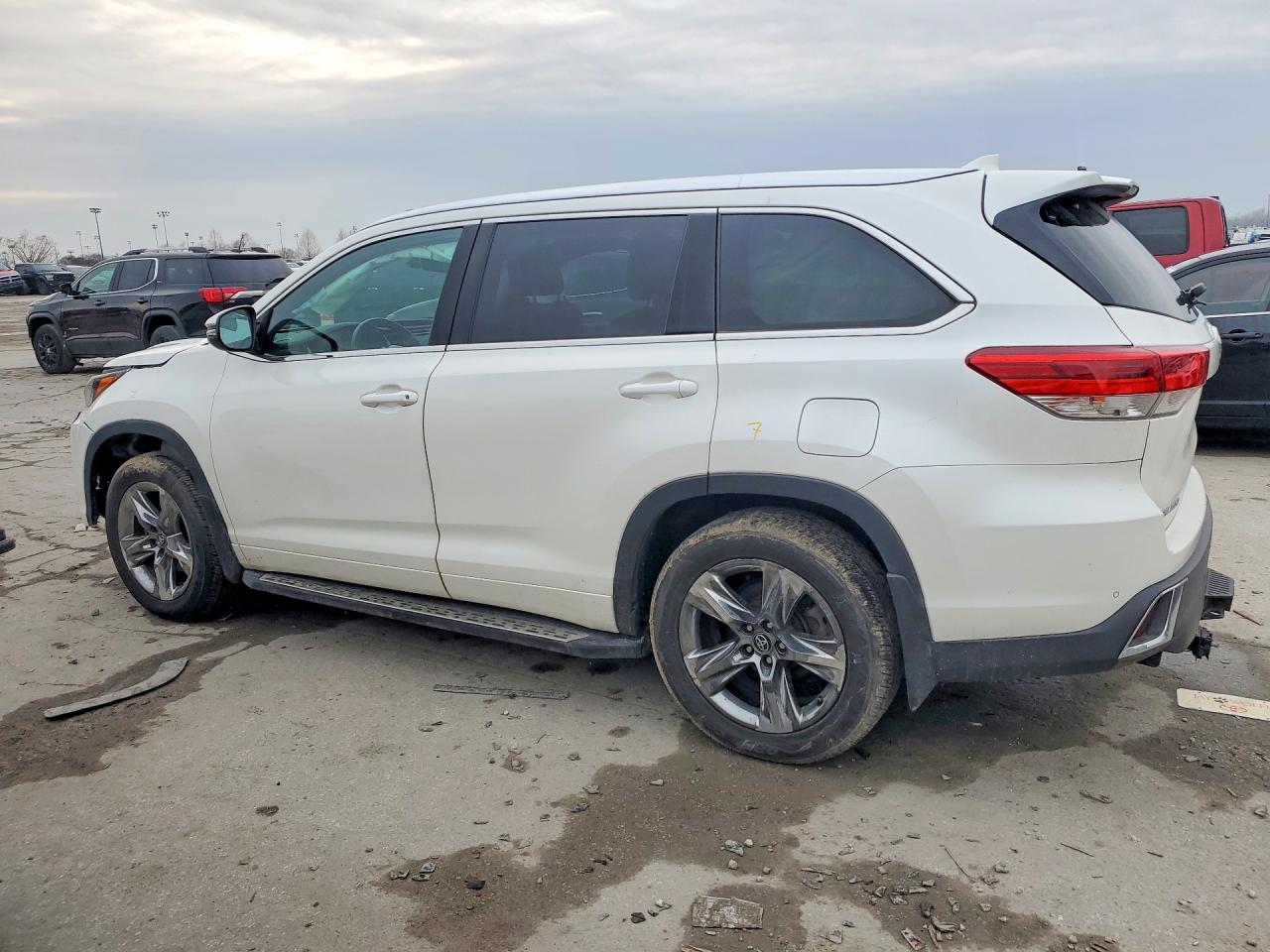 2019 TOYOTA HIGHLANDER LIMITED PLATINUM photo 2