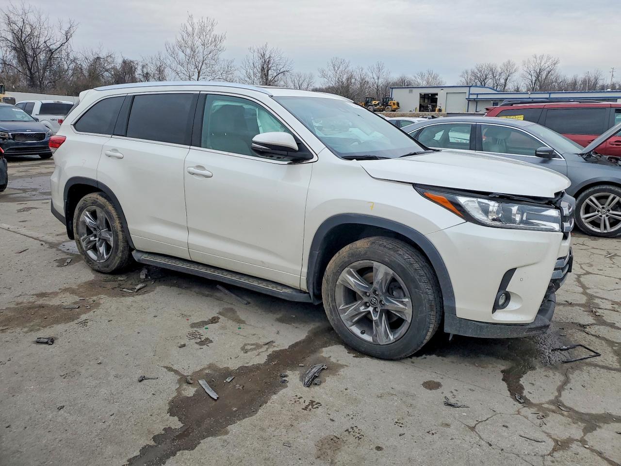 2019 TOYOTA HIGHLANDER LIMITED PLATINUM photo 4