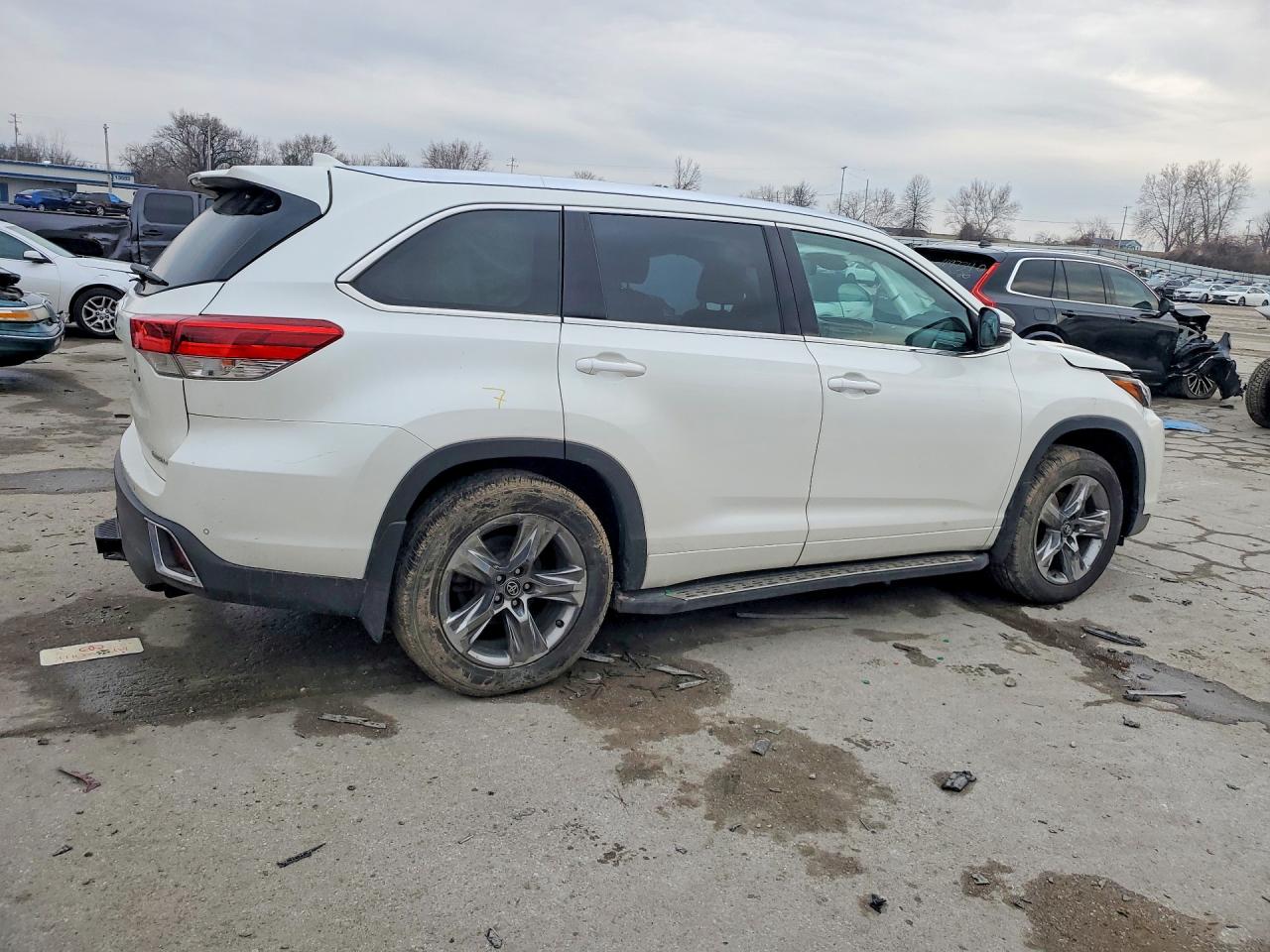2019 TOYOTA HIGHLANDER LIMITED PLATINUM photo 3