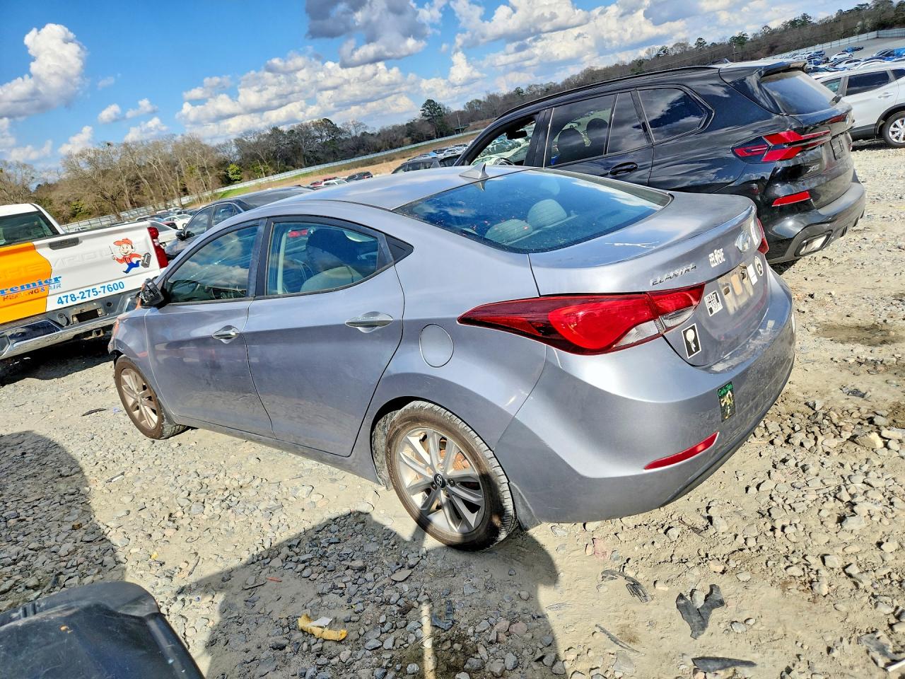 2015 HYUNDAI ELANTRA SE photo 3