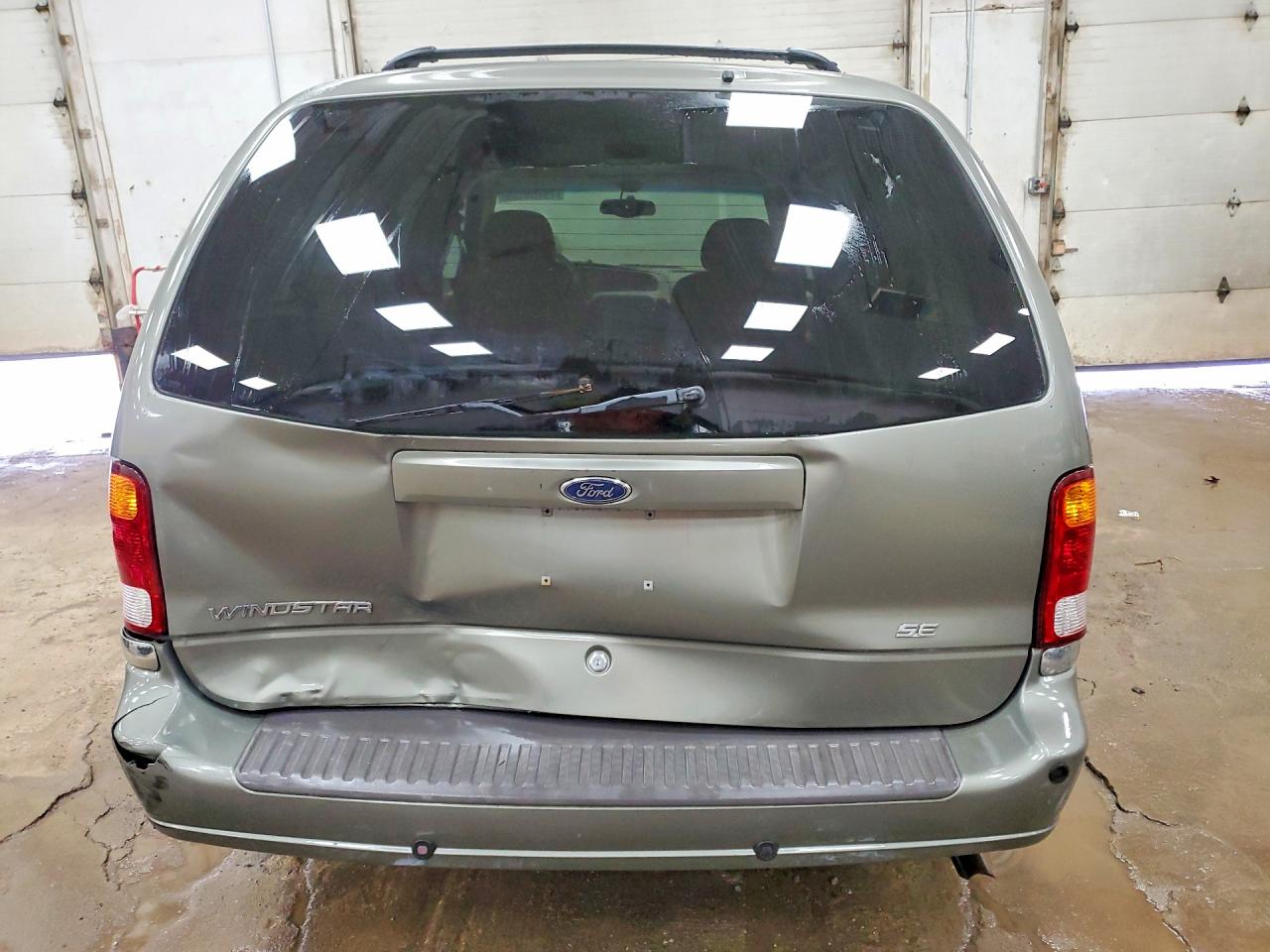 2003 FORD WINDSTAR SE photo 11