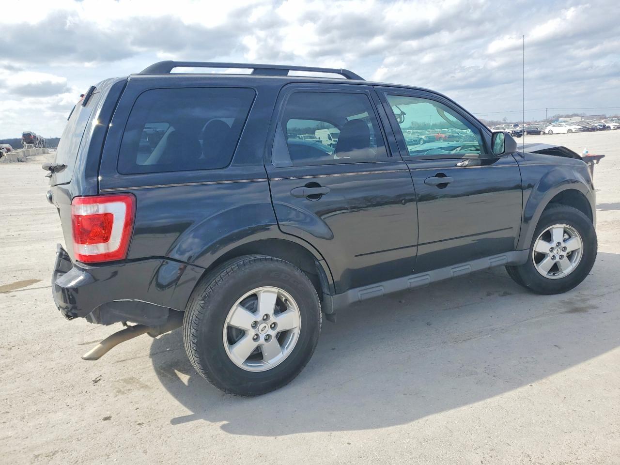 2012 FORD ESCAPE XLT photo 5