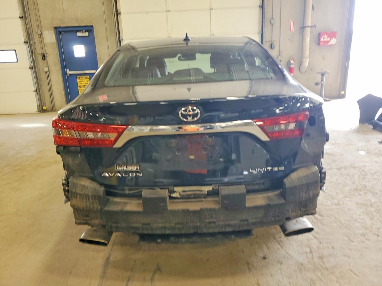 2016 TOYOTA AVALON LIMITED photo 11