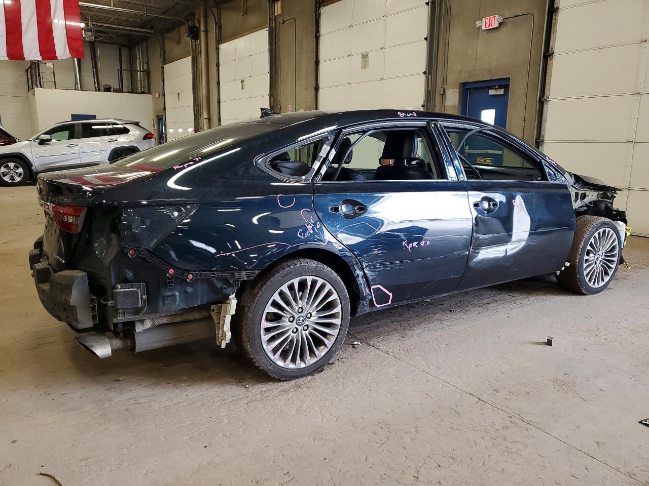 2016 TOYOTA AVALON LIMITED photo 5