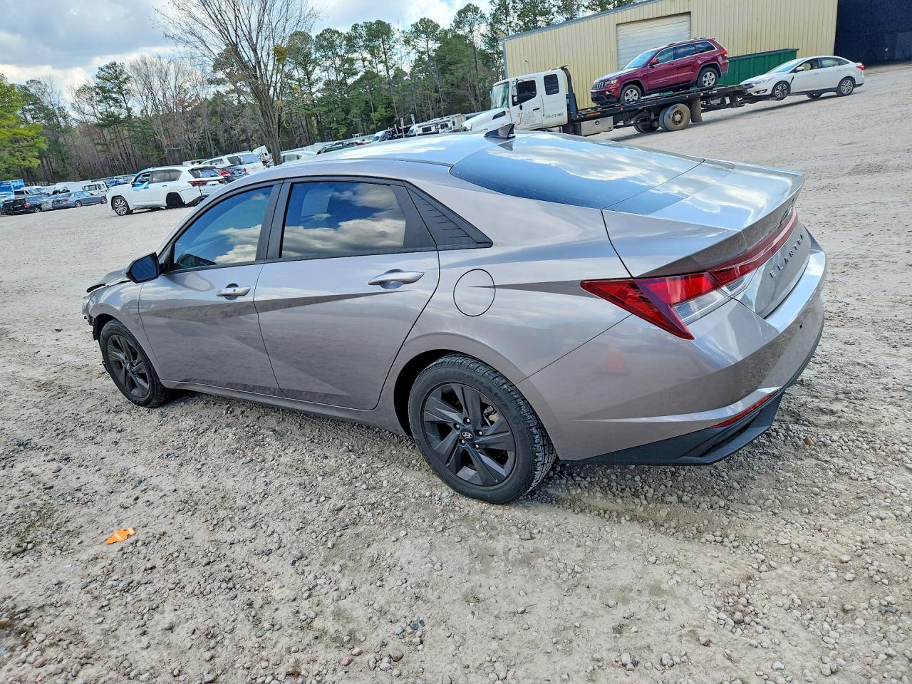 2023 HYUNDAI ELANTRA SEL photo 3