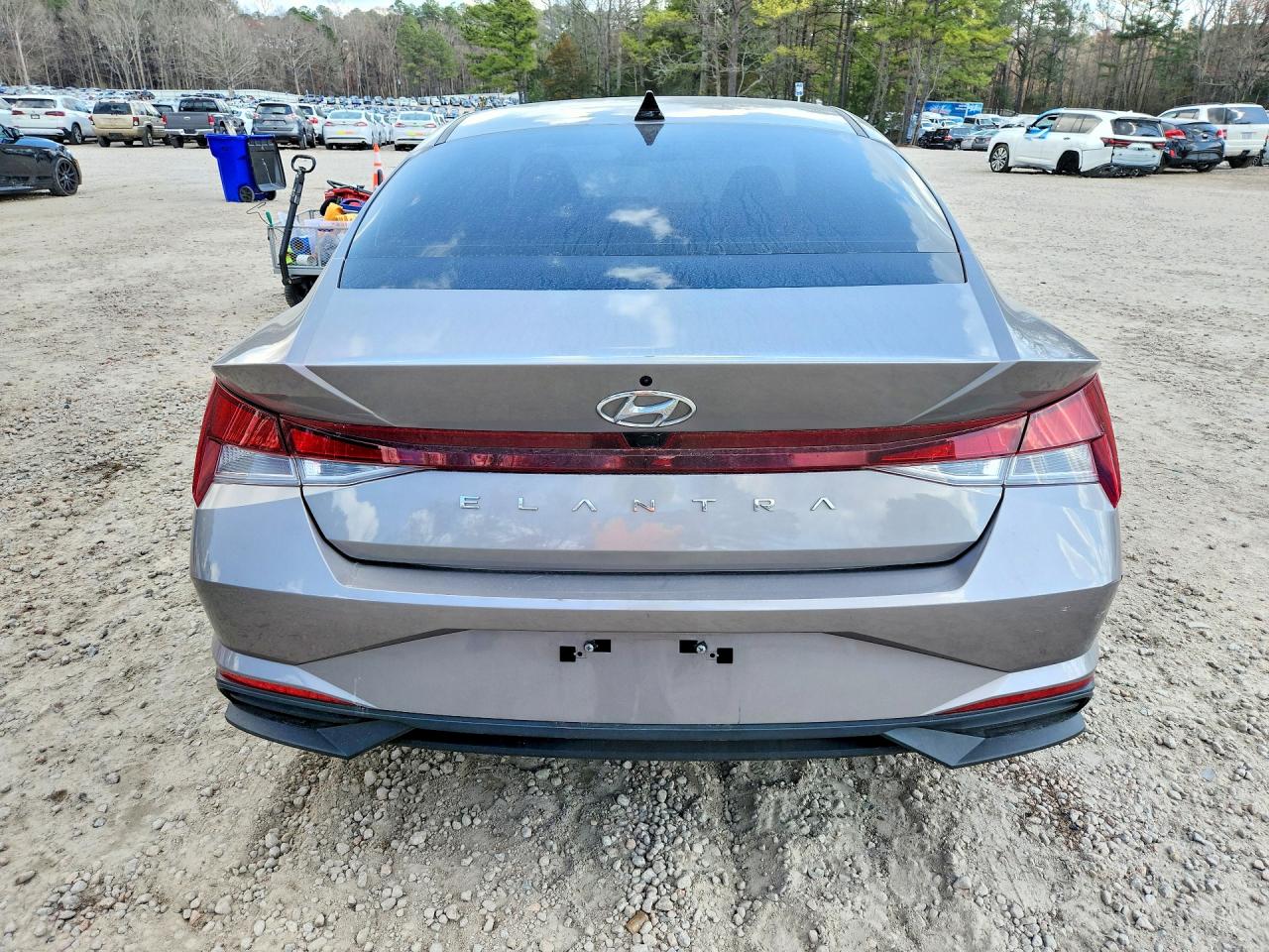 2023 HYUNDAI ELANTRA SEL photo 11